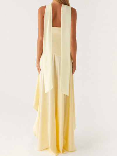 שיר - שמלת סטרפלס א־סימטרית עם צעיף