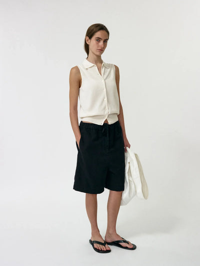 וסט סרוג עם צווארון פולו