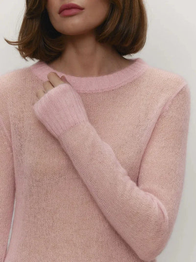 סוודר סרוג דק עם צווארון עגול