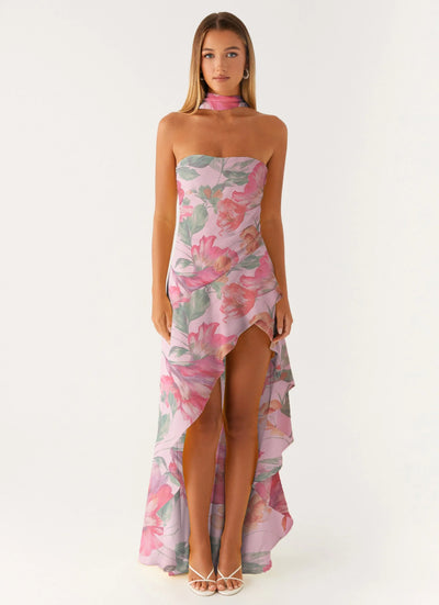 שיר - שמלת סטרפלס א־סימטרית עם צעיף