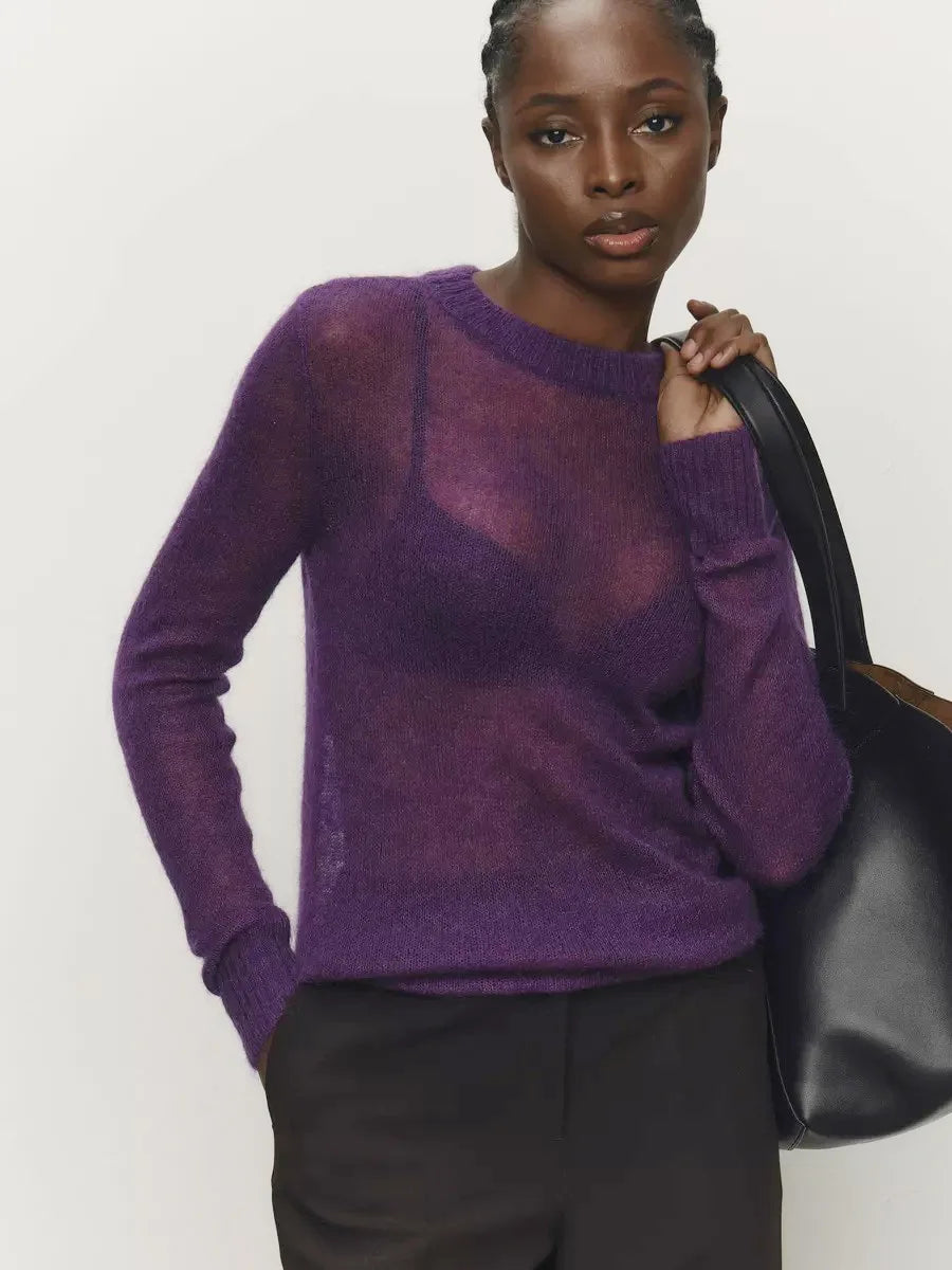 סוודר סרוג דק עם צווארון עגול