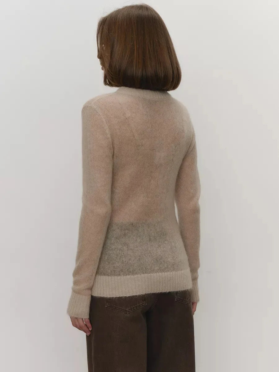 סוודר סרוג דק עם צווארון עגול