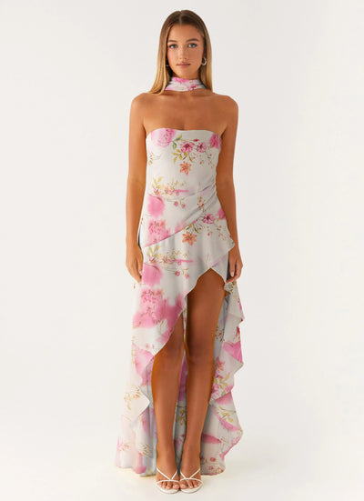 שיר - שמלת סטרפלס א־סימטרית עם צעיף