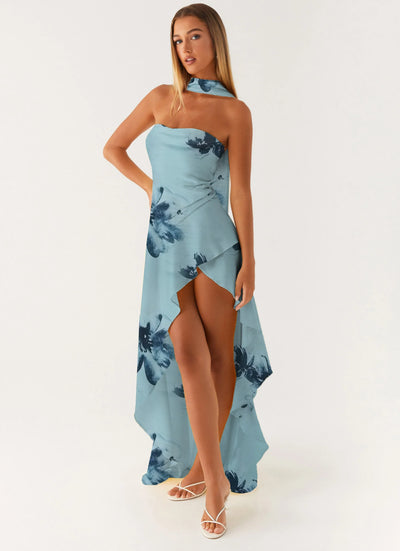 שיר - שמלת סטרפלס א־סימטרית עם צעיף