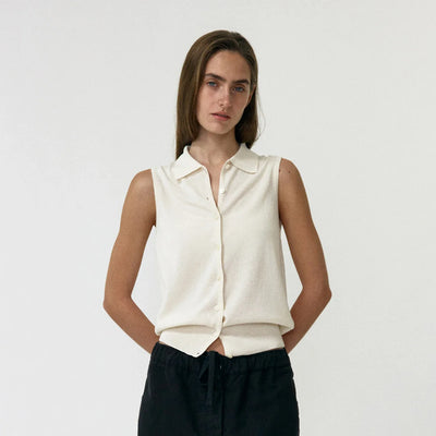 וסט סרוג עם צווארון פולו