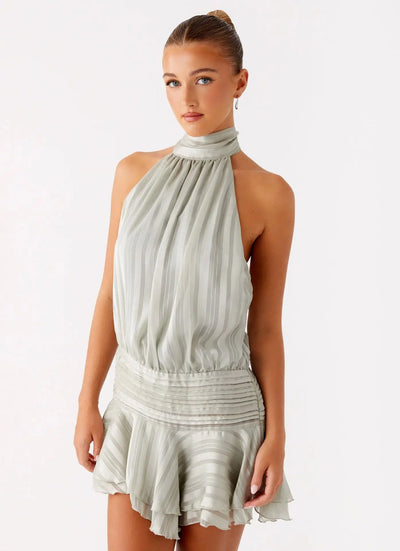 נויה - שמלת מיני עם קפלים וגב פתוח